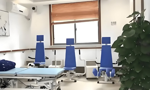 深圳户口转入咨询_E句话 | 董璇“新婚即分居”？ 分居站台上随声发出即爆尖叫