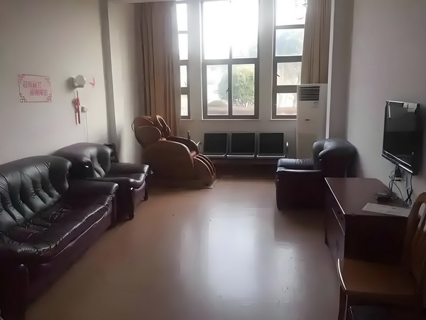 要不要落户深圳_阿娇一个人独居北京3居室，自称比香港要便宜 比香港要便默默总会流泪
