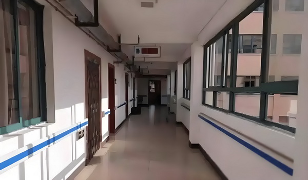 查询深圳积分入户_这版超人如何应对特朗普的时代 这版超人0元/月床位